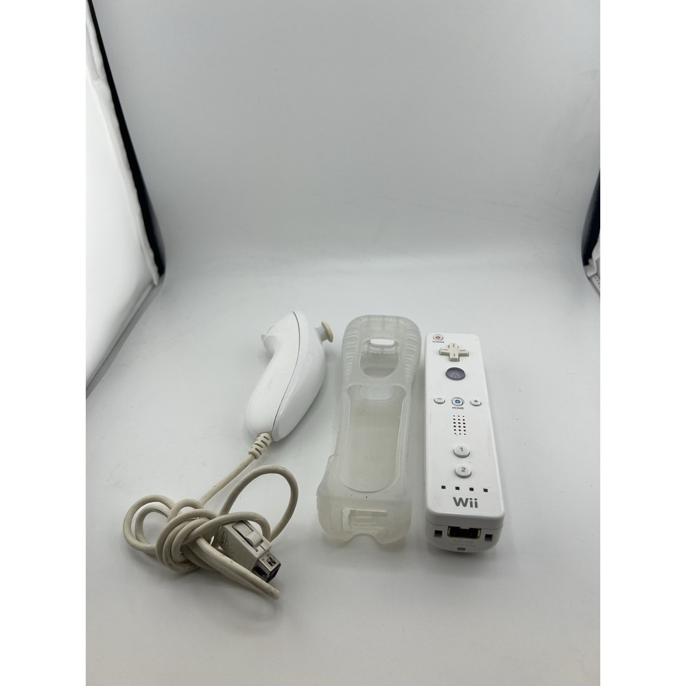 Nintendo Wii OEM‎ RVL-003 White Controller w/ Nunchuck & Sleeve Bundle Tested